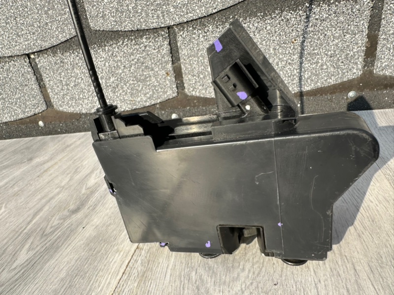 Замок двери передней правой, 2000 рублей, Москва