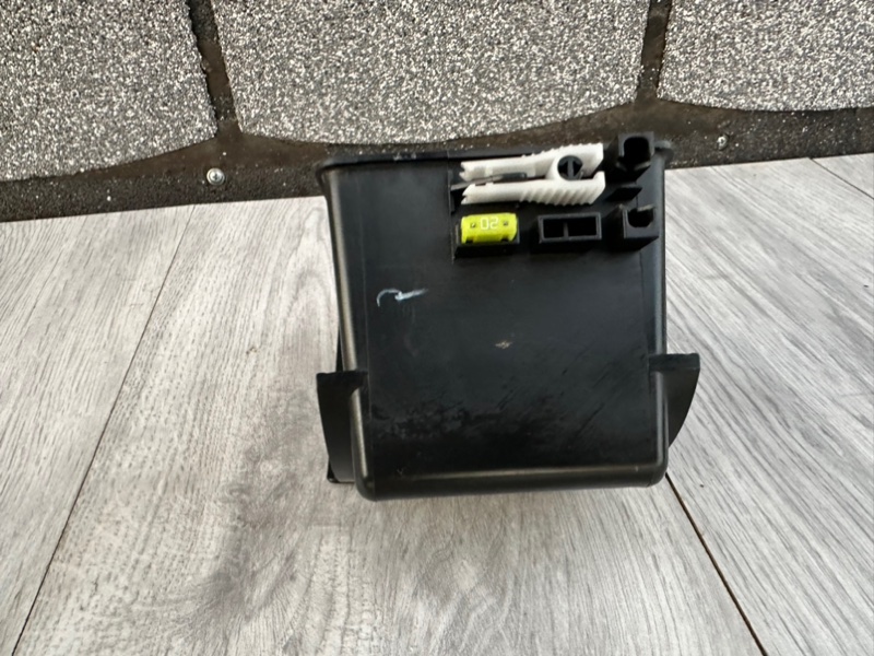 Ящик передней консоли, 500 рублей, Москва