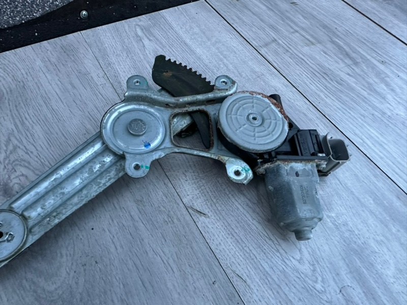 Стеклоподъемник задний, 1500 рублей, Москва