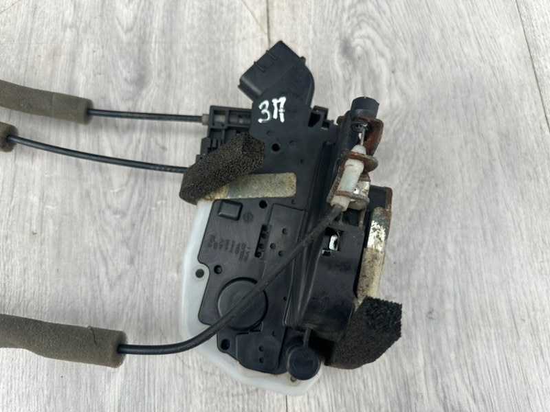 Замок двери задней правой, 2000 рублей, Москва