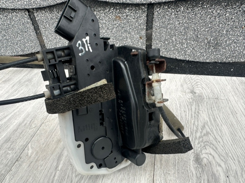 Замок двери задней правой, 2000 рублей, Москва