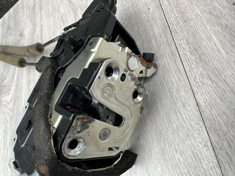 Замок двери задней левой, 2000 рублей, Москва