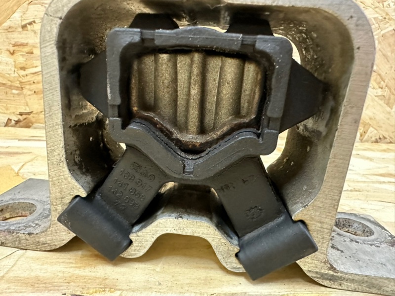 Опора двигателя, 2500 рублей, Москва