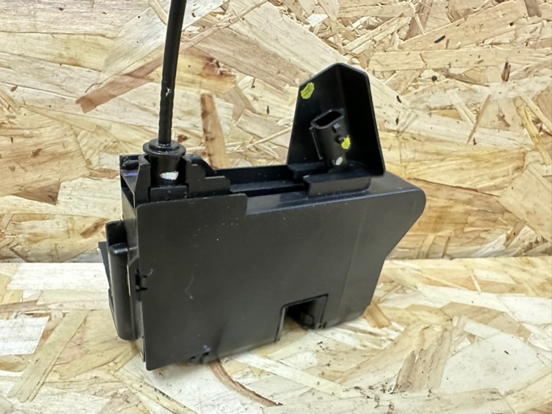 Замок двери передней правой, 2000 рублей, Москва