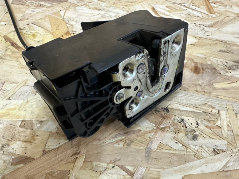 Замок двери передней правой, 2000 рублей, Москва