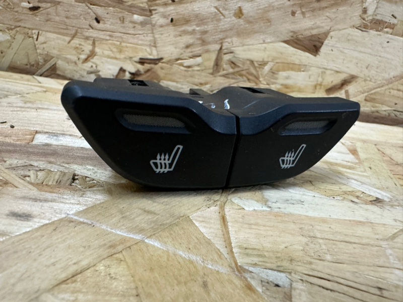 Кнопка обогрева сидений, 500 рублей, Москва