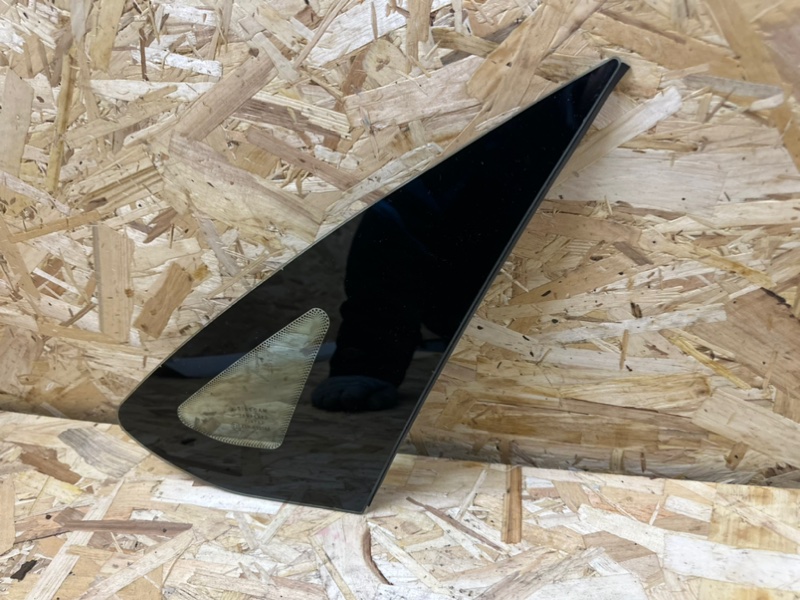 Стекло глухое зад. правое, 1000 рублей, Москва