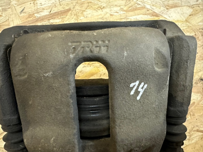 Суппорт тормозной передний правый, 1600 рублей, Москва