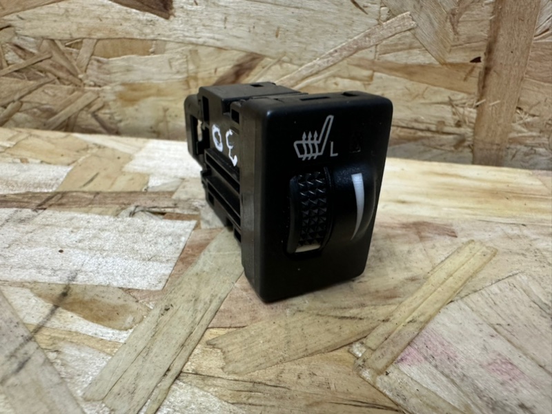 Кнопка обогрева сидений, 3500 рублей, Москва