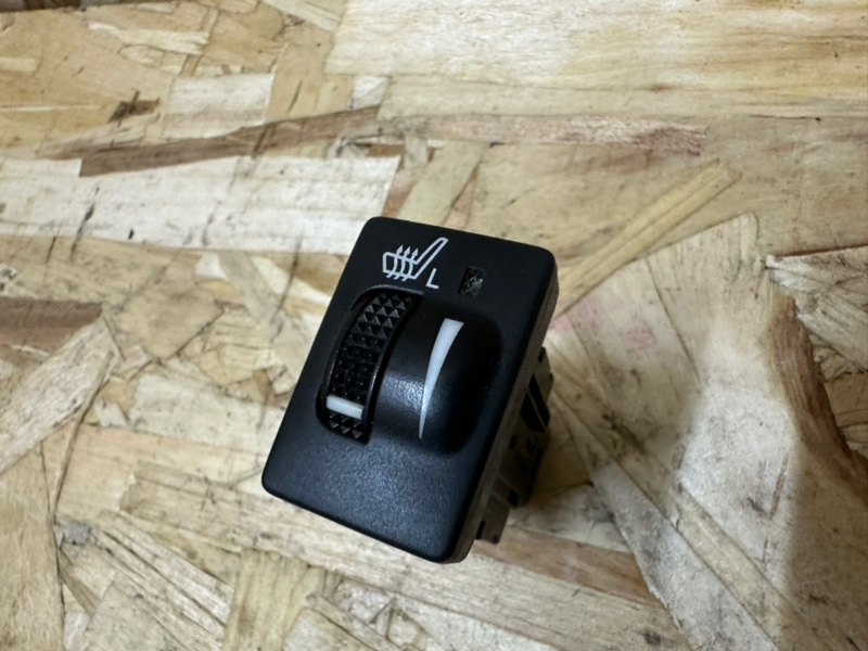 Кнопка обогрева сидений, 3500 рублей, Москва