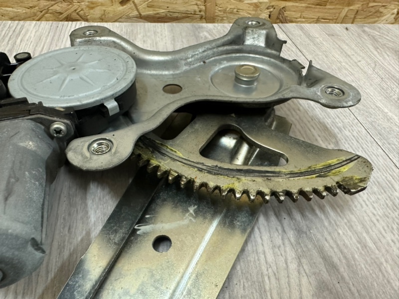 Стеклоподъемник задний, 2500 рублей, Москва