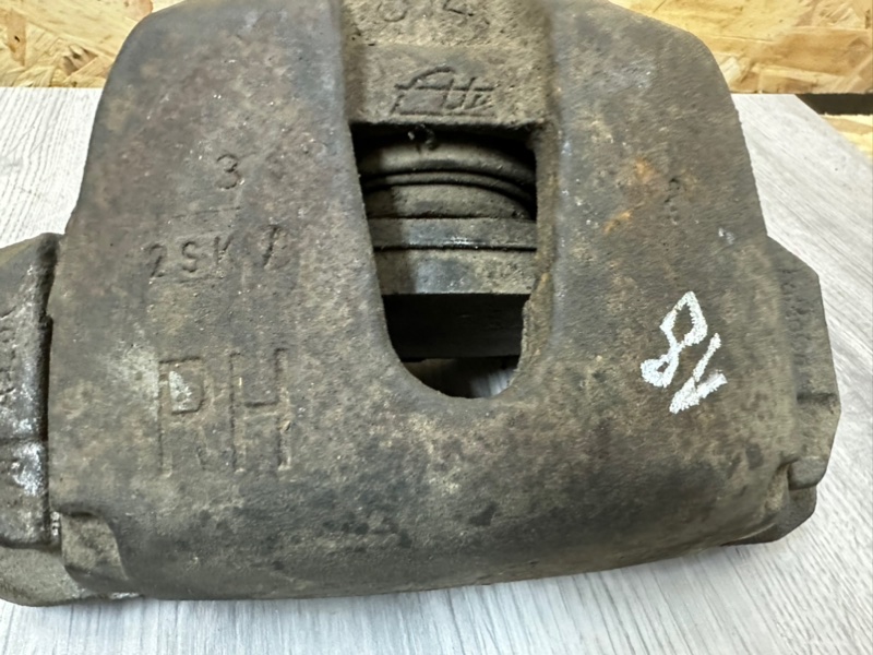 Суппорт тормозной передний правый, 1000 рублей, Москва