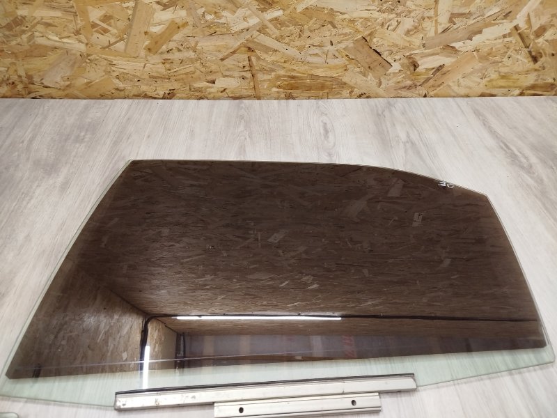 Стекло двери задней левой, 2500 рублей, Москва