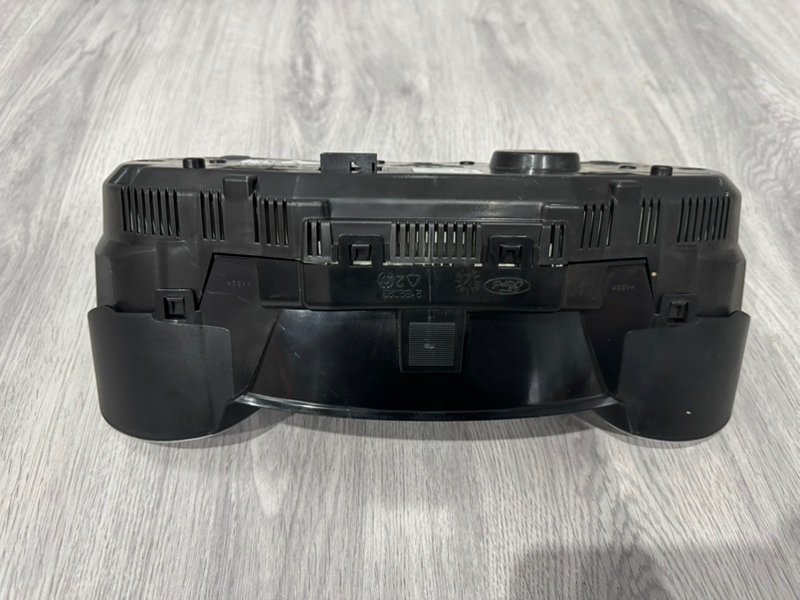 Панель приборов, 2000 рублей, Москва