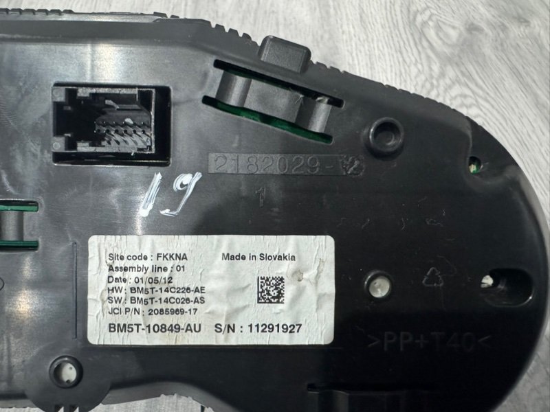 Панель приборов, 2000 рублей, Москва