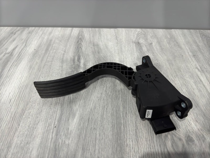 Педаль газа, 900 рублей, Москва