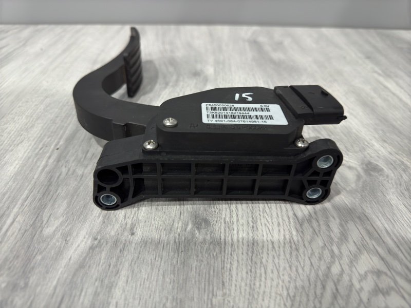 Педаль газа, 900 рублей, Москва