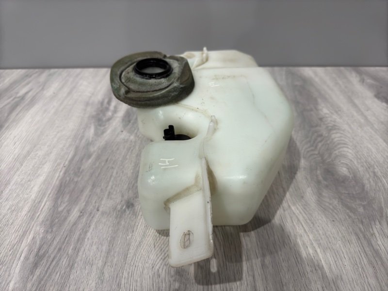 Бачок омывателя лобового стекла, 500 рублей, Москва