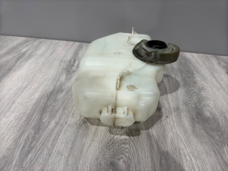 Бачок омывателя лобового стекла, 500 рублей, Москва