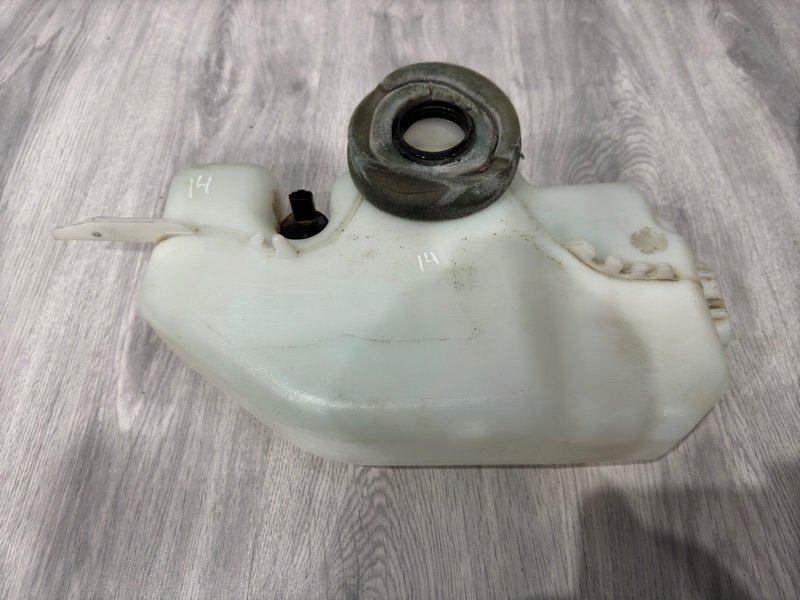 Бачок омывателя лобового стекла, 500 рублей, Москва