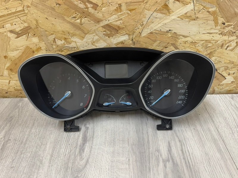 Панель приборов, 1200 рублей, Москва