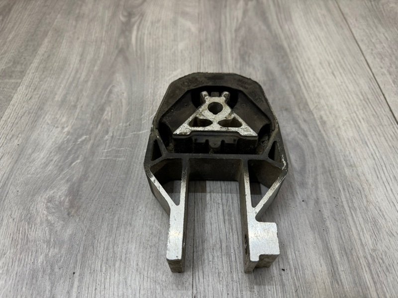 Опора КПП, 1050 рублей, Москва