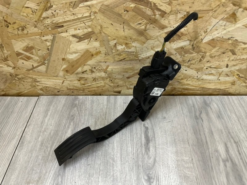 Педаль газа, 800 рублей, Москва