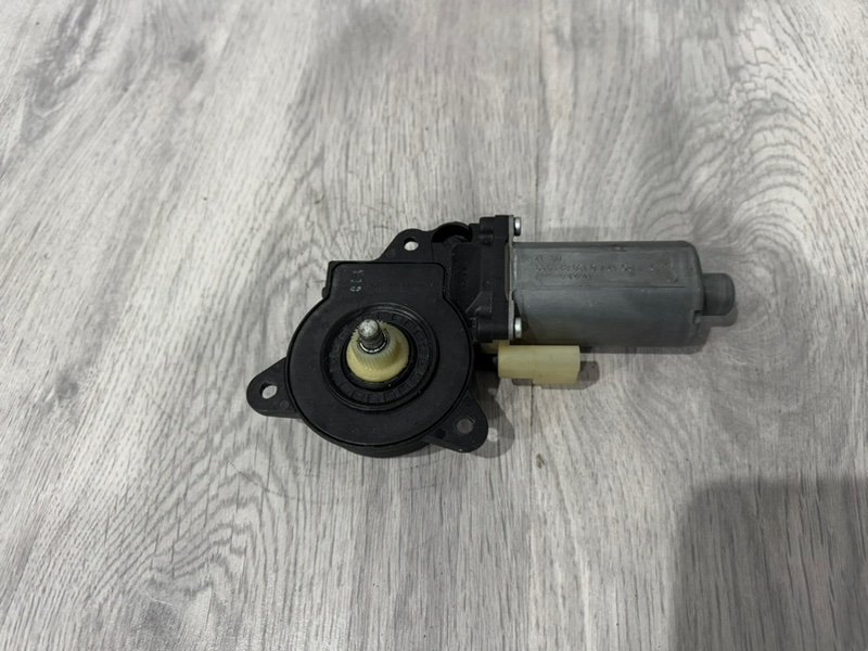 Моторчик стеклоподъемника, 1000 рублей, Москва