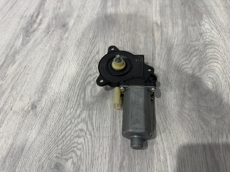 Моторчик стеклоподъемника, 1000 рублей, Москва