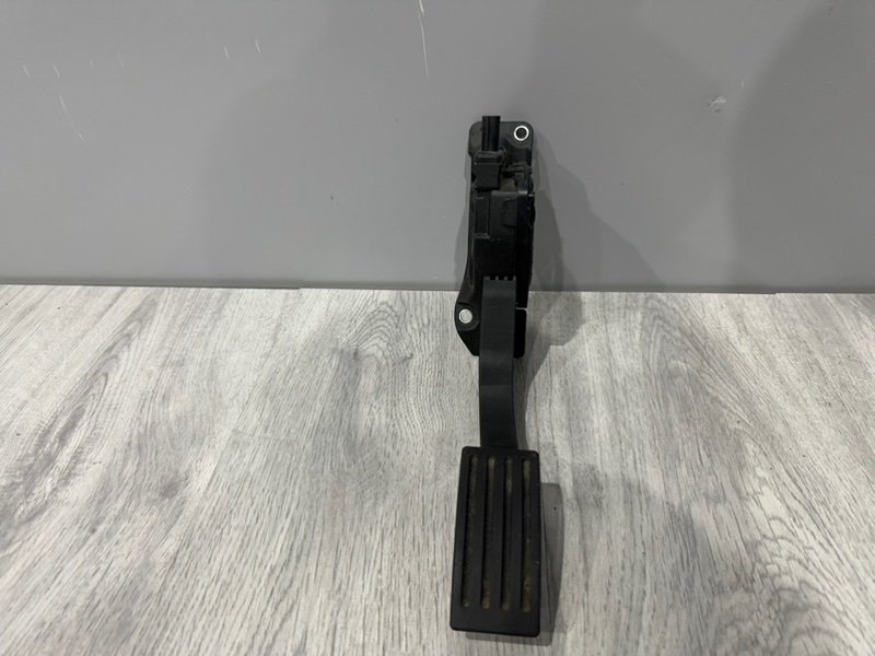 Педаль газа, 800 рублей, Москва