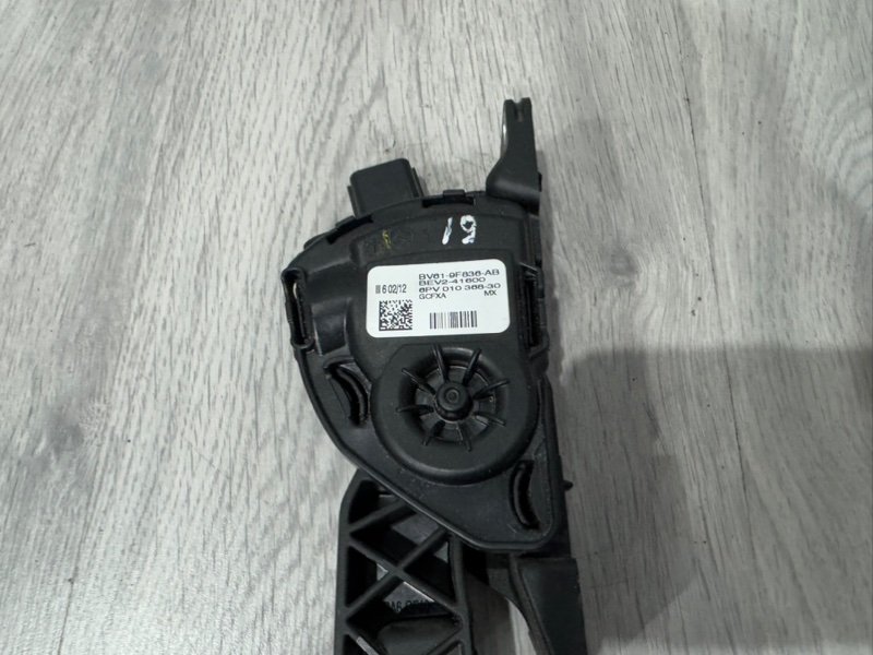 Педаль газа, 800 рублей, Москва