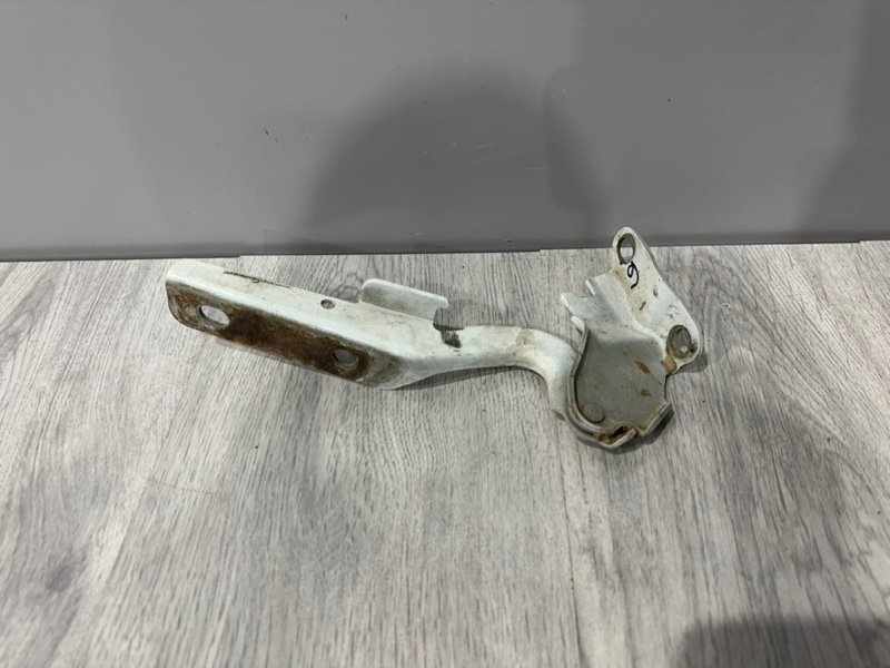 Петля капота, 500 рублей, Москва