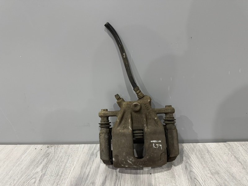 Суппорт тормозной передний правый, 1500 рублей, Москва