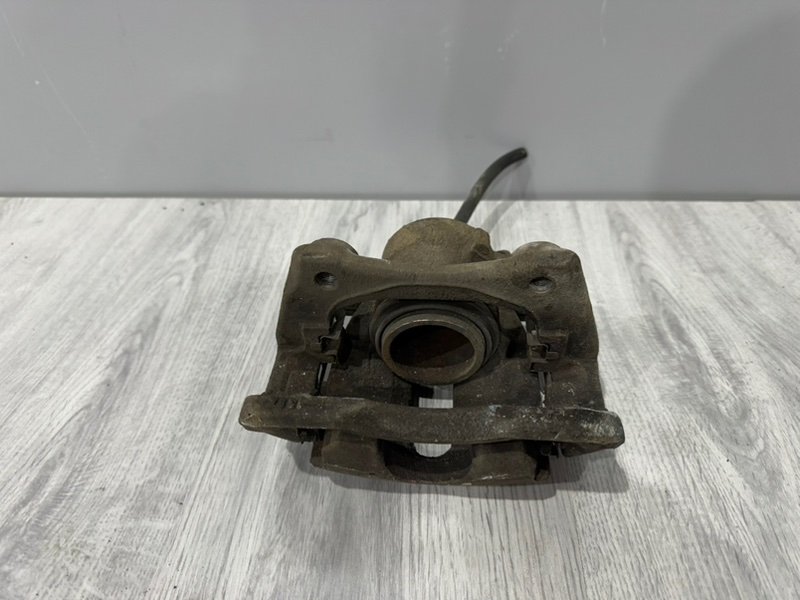 Суппорт тормозной передний правый, 1500 рублей, Москва