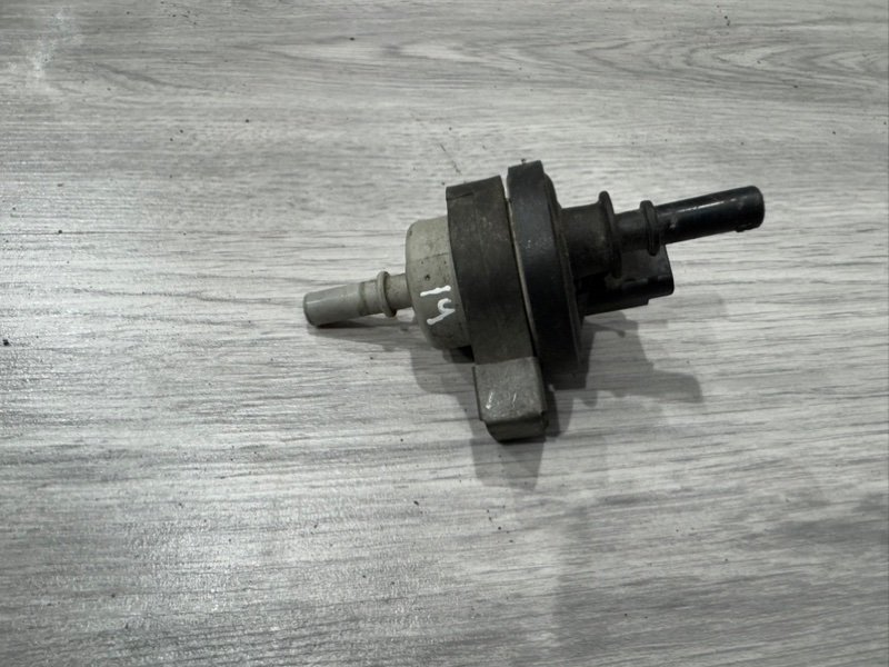 Клапан вентиляции топливного бака, 1000 рублей, Москва