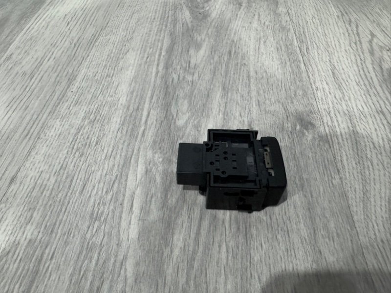 Кнопка открывания бензобака, 500 рублей, Москва