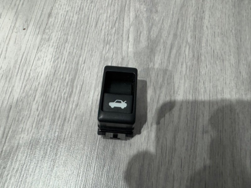 Кнопка открывания багажника, 500 рублей, Москва