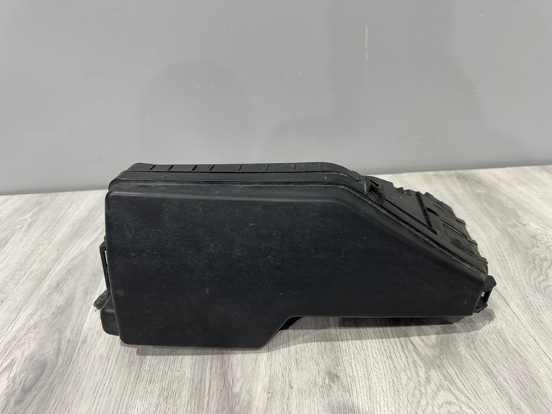 Корпус блока предохранителей, 2000 рублей, Москва