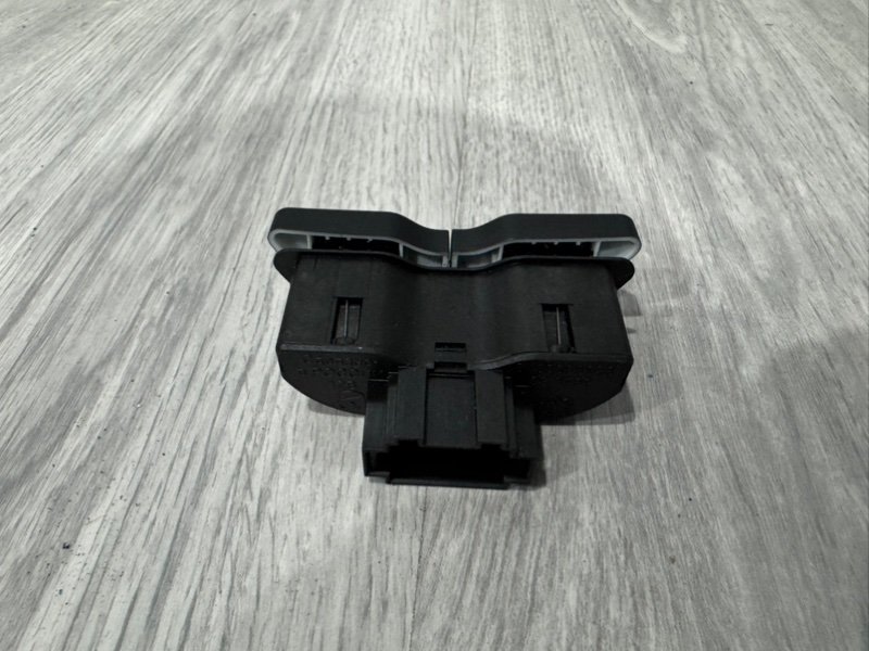 Кнопка обогрева сидений, 500 рублей, Москва