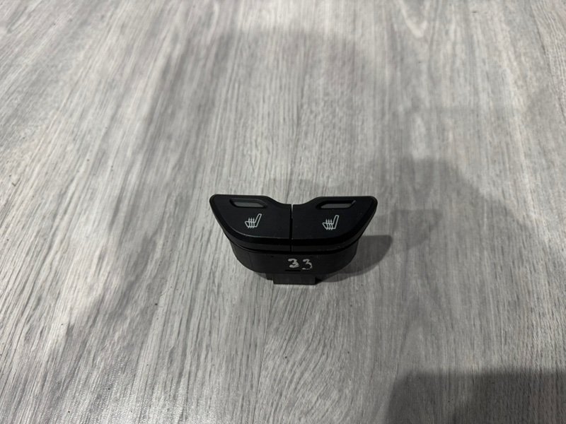 Кнопка обогрева сидений, 500 рублей, Москва