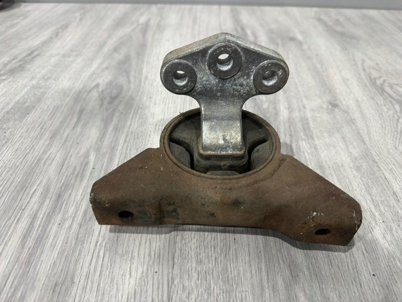 Опора двигателя, Москва