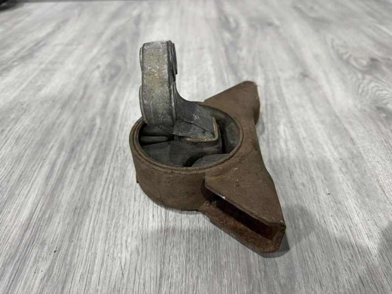 Опора двигателя, Москва