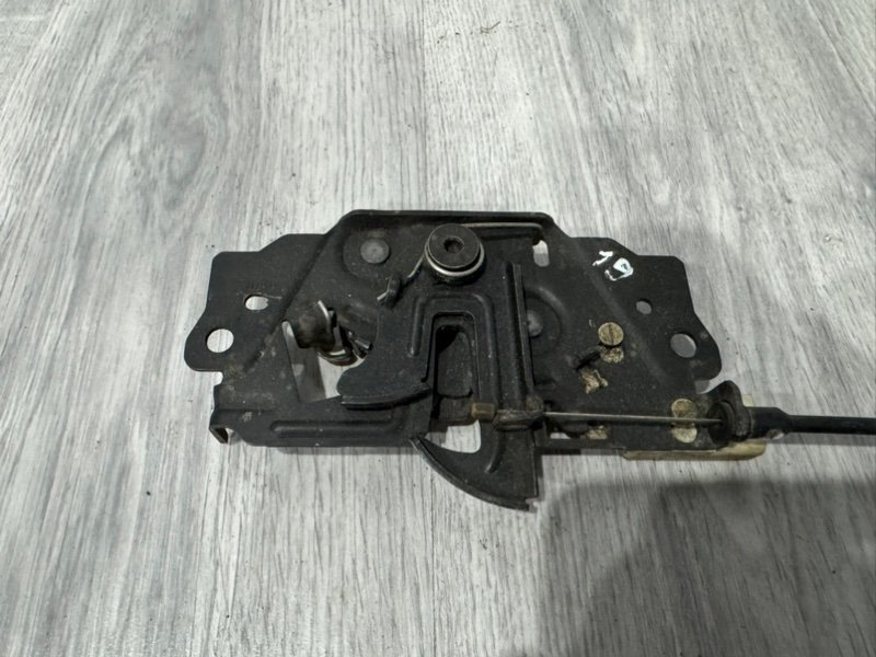 Замок капота, 800 рублей, Москва