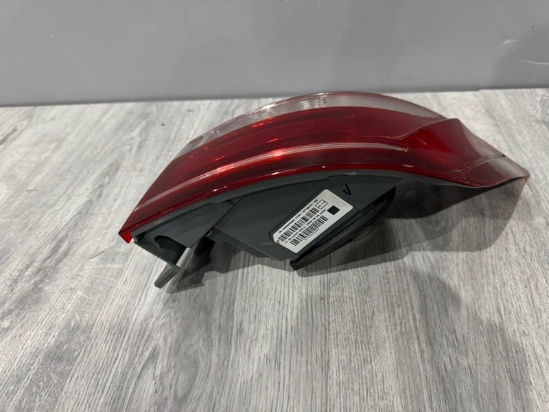 Фонарь задний правый, 2000 рублей, Москва