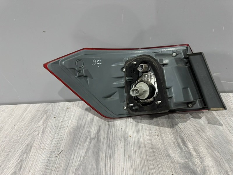 Фонарь задний правый, 2000 рублей, Москва