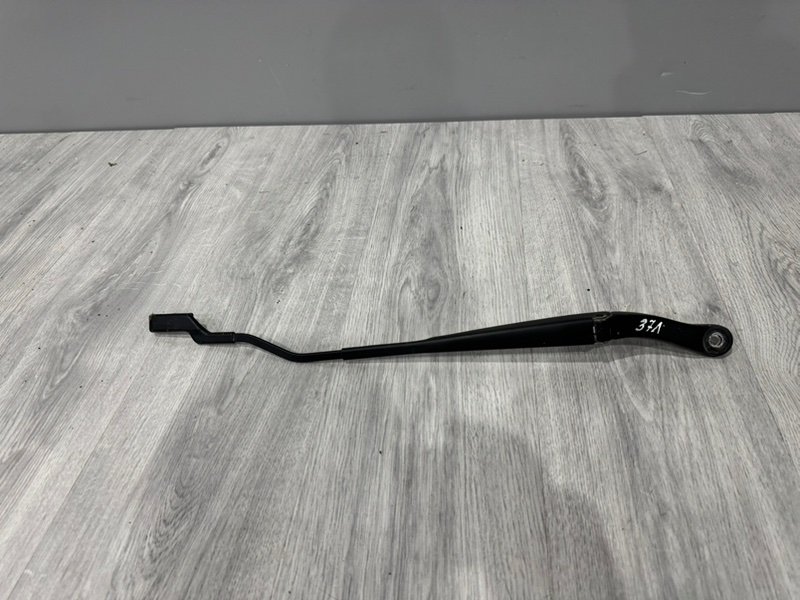 Поводок стеклоочистителя передний, 1000 рублей, Москва