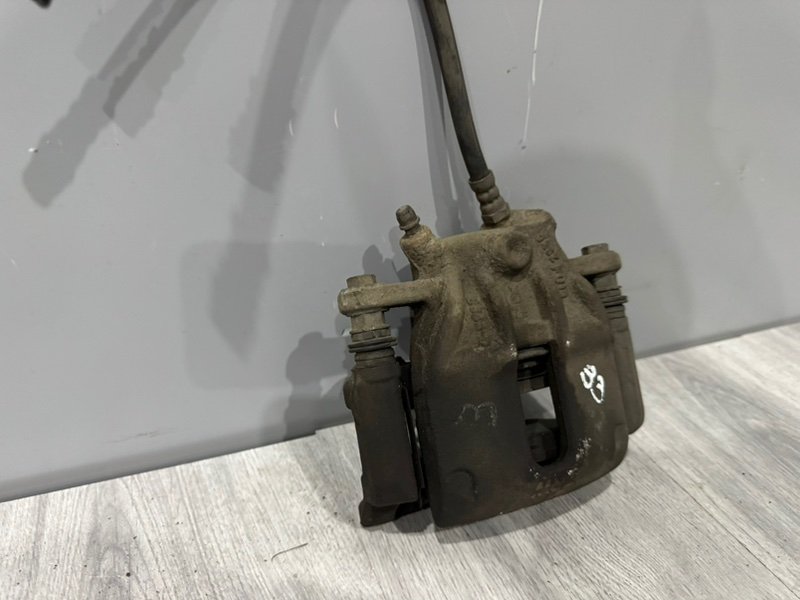 Суппорт тормозной передний правый, 1500 рублей, Москва