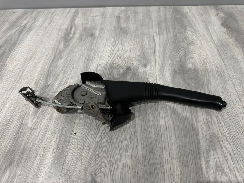 Рычаг стояночного тормоза, 1000 рублей, Москва