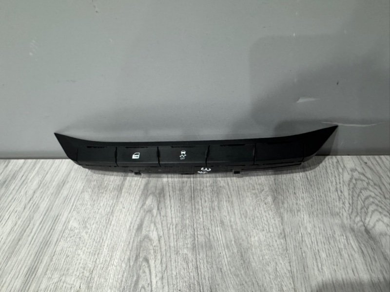 Кнопка центрального замка, 1000 рублей, Москва