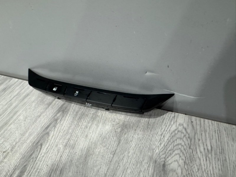 Кнопка центрального замка, 1000 рублей, Москва